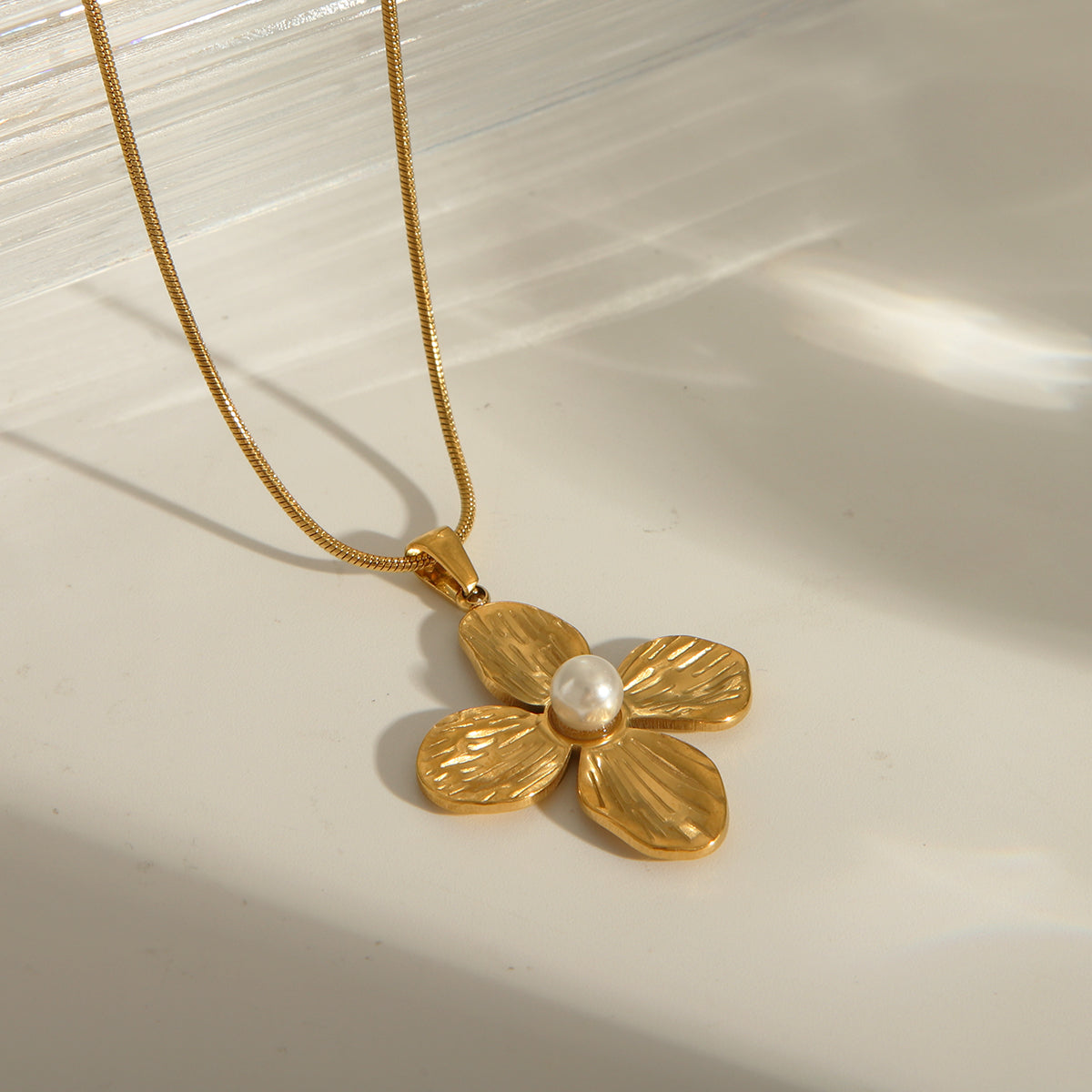Flower Pearls Necklaces