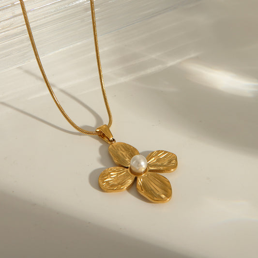 Flower Pearls Necklaces